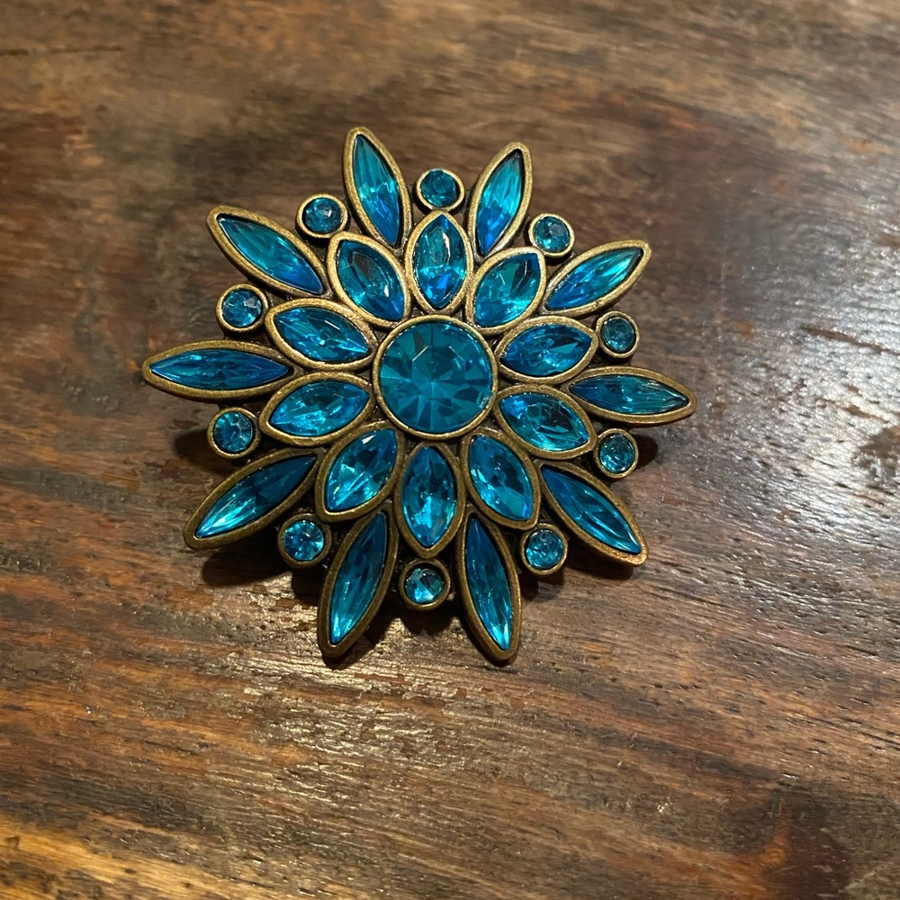 AQUA BLUE ROUND FLOWER PIN BROOCH